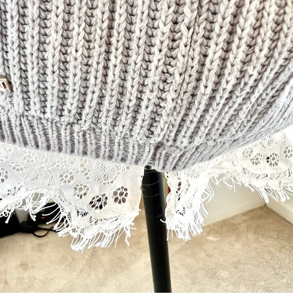 TOMMY HILFIGER Gray Lace Trim Boat Neck Cable Knit Sweater—SZ. Small - Picture 7 of 14